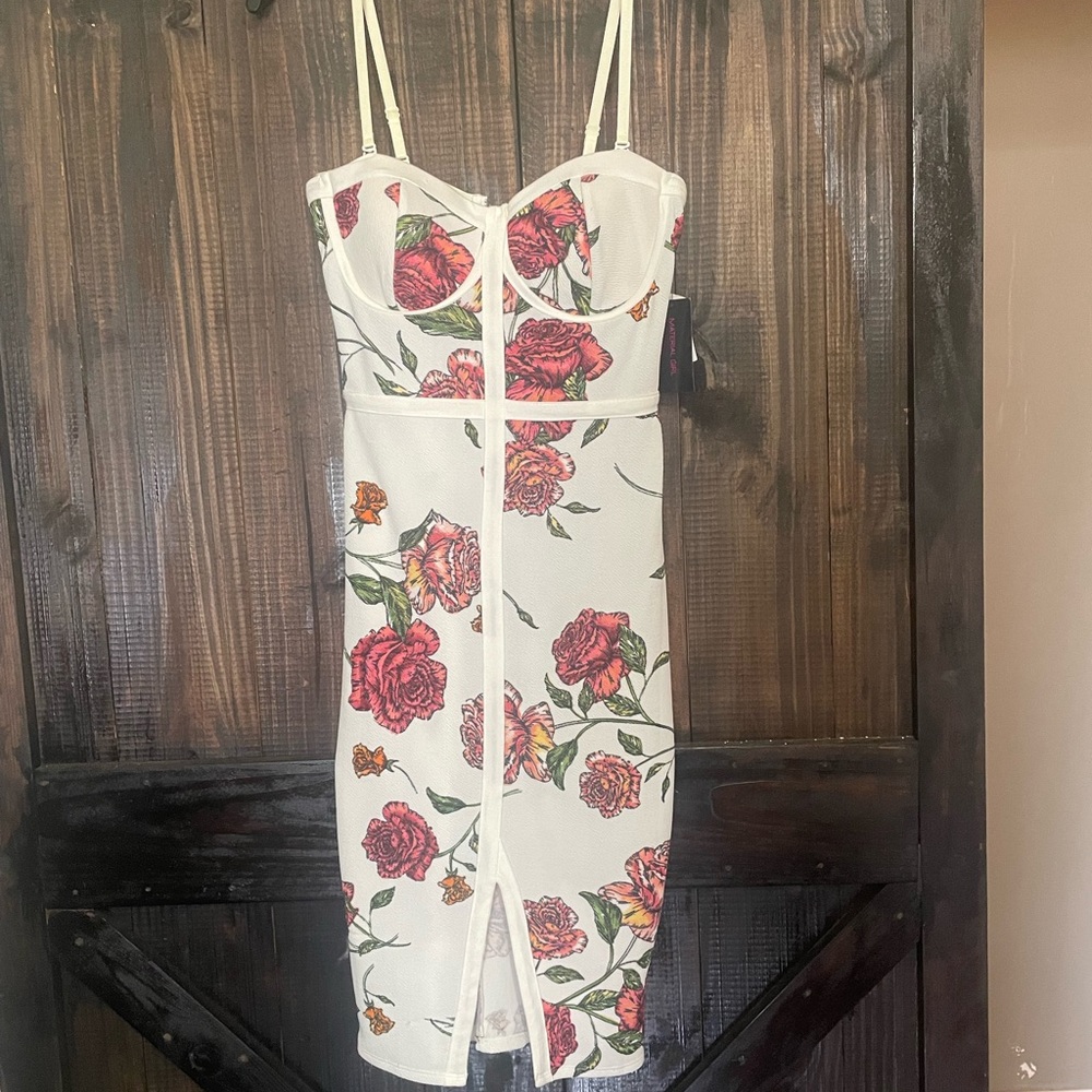 NWT* Material girl floral dress